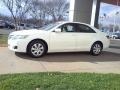 Super White - Camry LE Photo No. 18