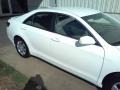 Super White - Camry LE Photo No. 21