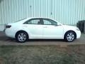 Super White - Camry LE Photo No. 17