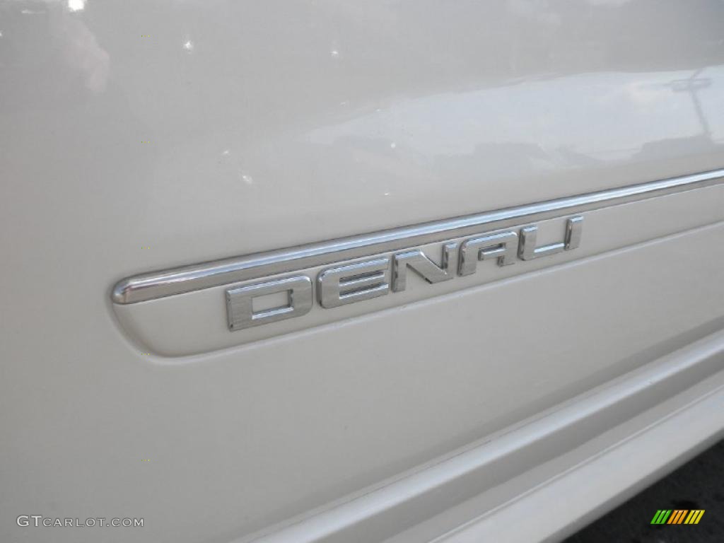 2011 GMC Acadia Denali Marks and Logos Photo #45430155