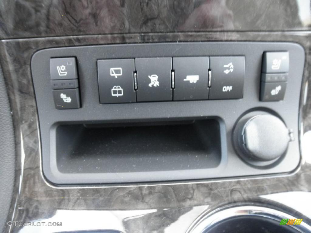 2011 GMC Acadia Denali Controls Photo #45430171