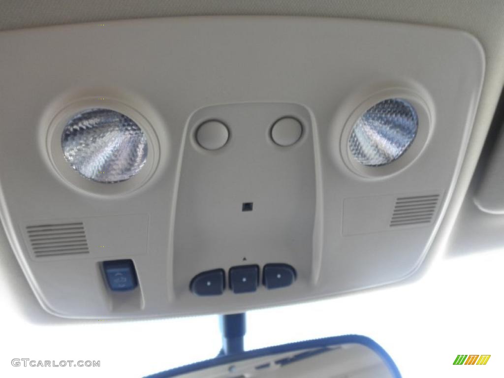 2011 GMC Acadia Denali Controls Photo #45430187