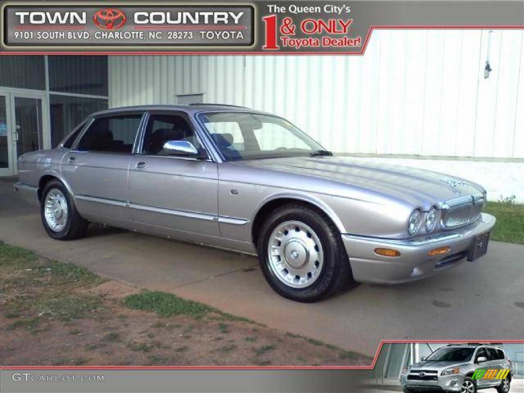 2000 XJ Vanden Plas - Platinum Silver / Charcoal photo #1