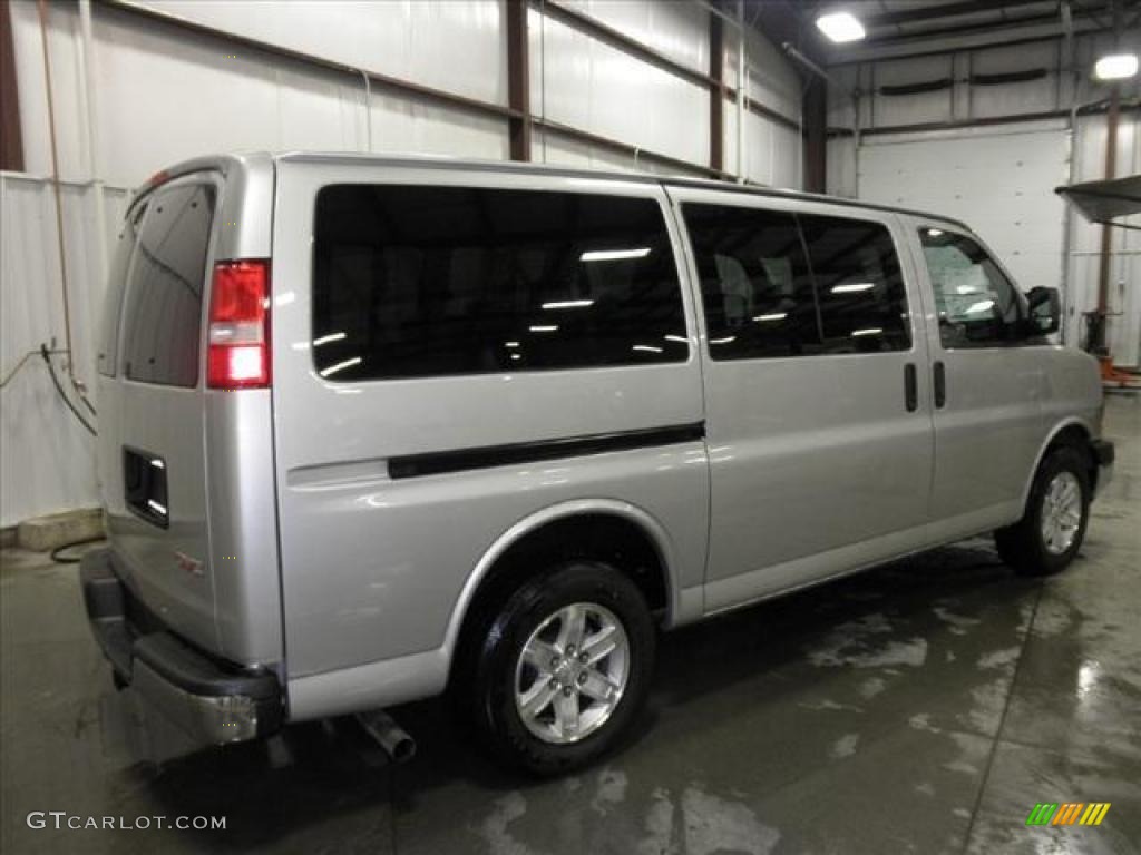 2010 GMC Savana Van LT 1500 Passenger Exterior Photos