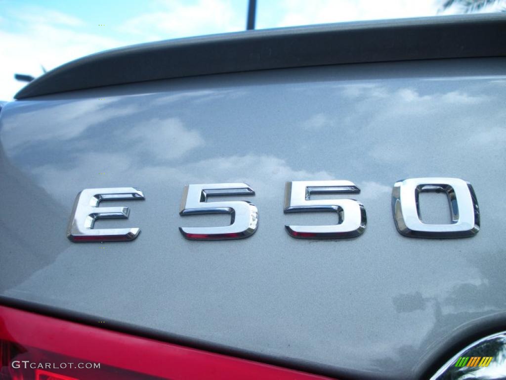 2011 Mercedes-Benz E 550 Coupe Marks and Logos Photos