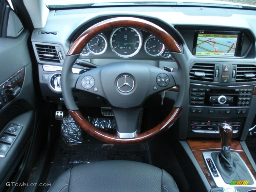 2011 Mercedes-Benz E 550 Coupe Controls Photo #45435362