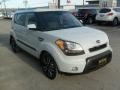 2010 Clear White Kia Soul Ghost Special Edition  photo #11