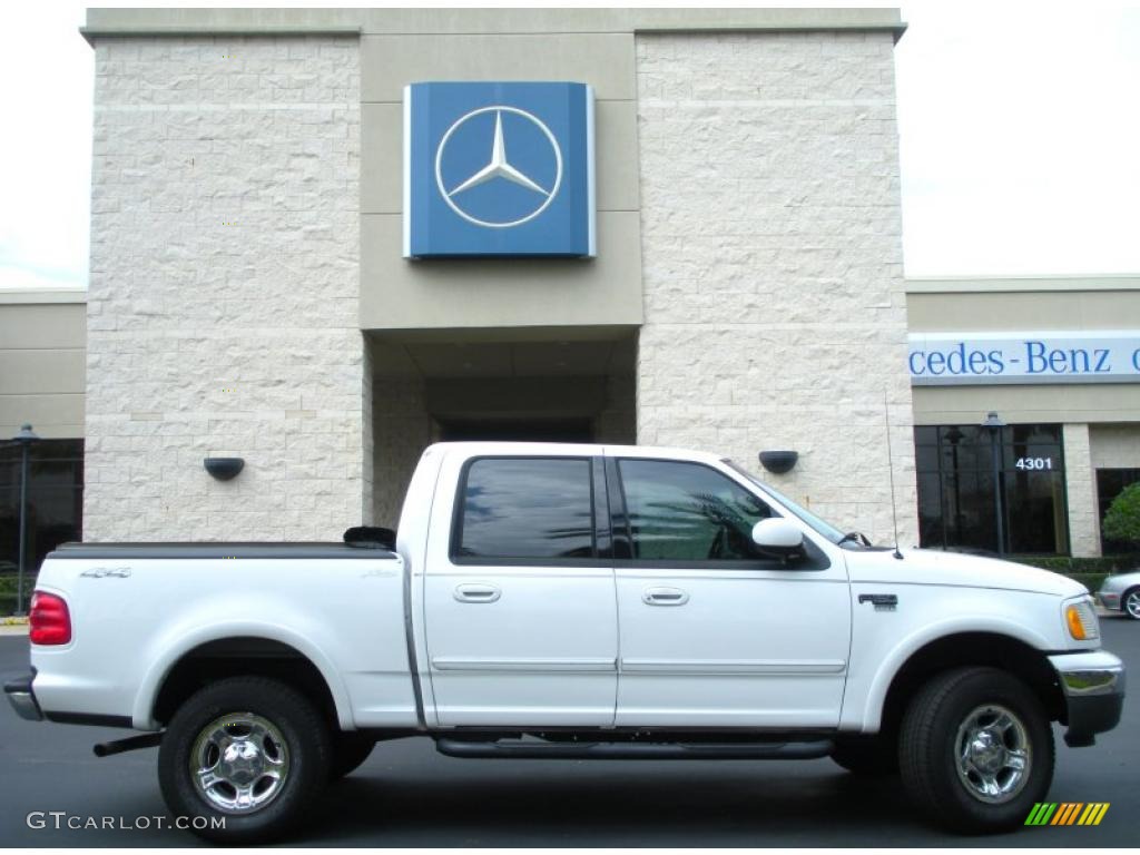 2001 F150 Lariat SuperCrew 4x4 - Oxford White / Medium Graphite photo #5