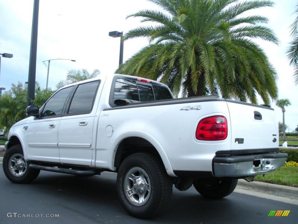 2001 F150 Lariat SuperCrew 4x4 - Oxford White / Medium Graphite photo #8