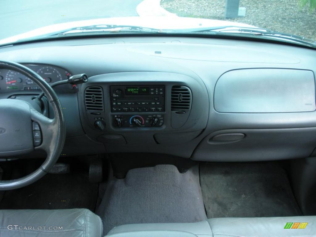 2001 F150 Lariat SuperCrew 4x4 - Oxford White / Medium Graphite photo #19