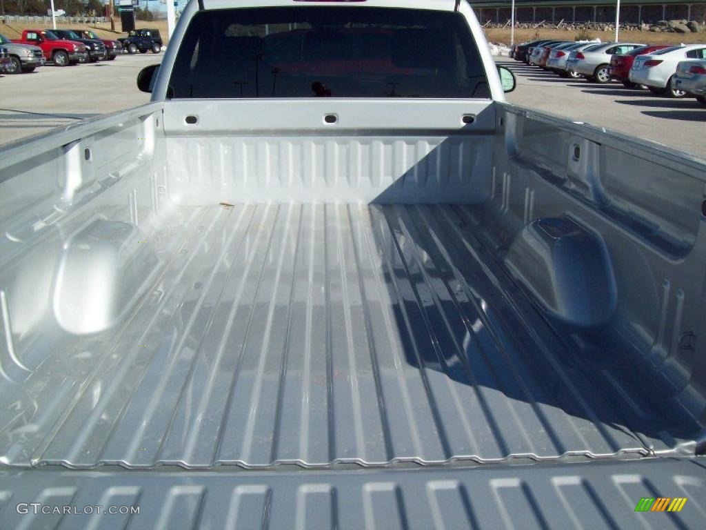 2011 Silverado 1500 LS Regular Cab 4x4 - Sheer Silver Metallic / Dark Titanium photo #4