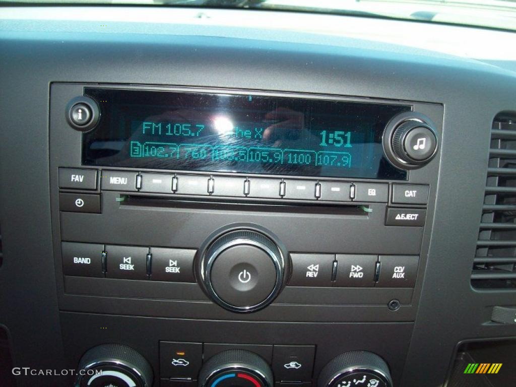 2011 Silverado 1500 LS Regular Cab 4x4 - Sheer Silver Metallic / Dark Titanium photo #8