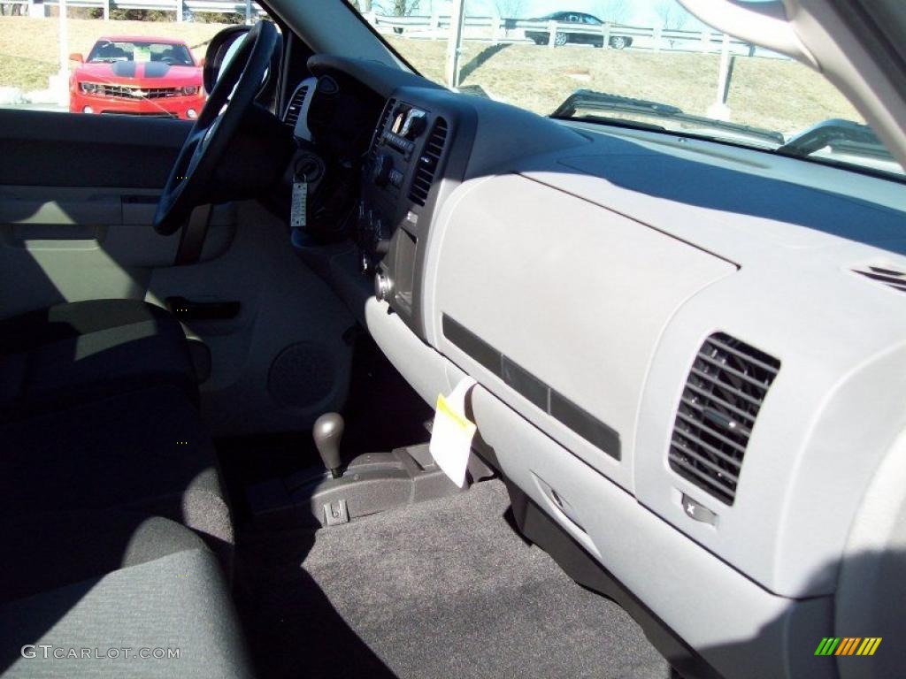 2011 Silverado 1500 LS Regular Cab 4x4 - Sheer Silver Metallic / Dark Titanium photo #21