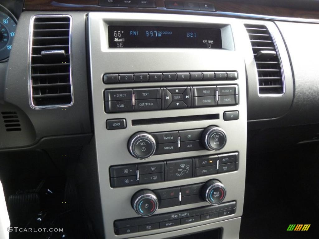 2010 Ford Flex SEL Controls Photo #45439973
