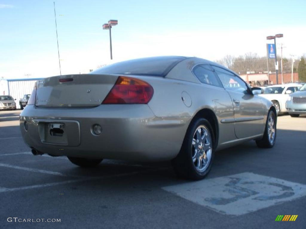 2001 Sebring LXi Coupe - Champagne Pearlcoat / Sandstone photo #3