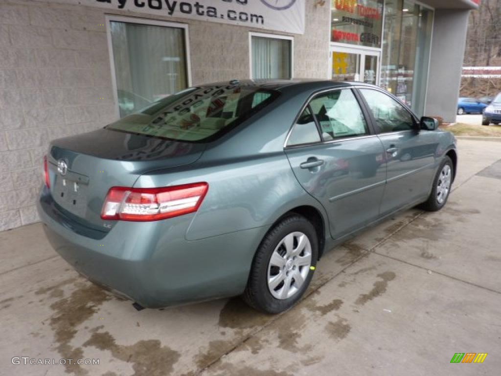 2011 Camry LE - Aloe Green Metallic / Bisque photo #2