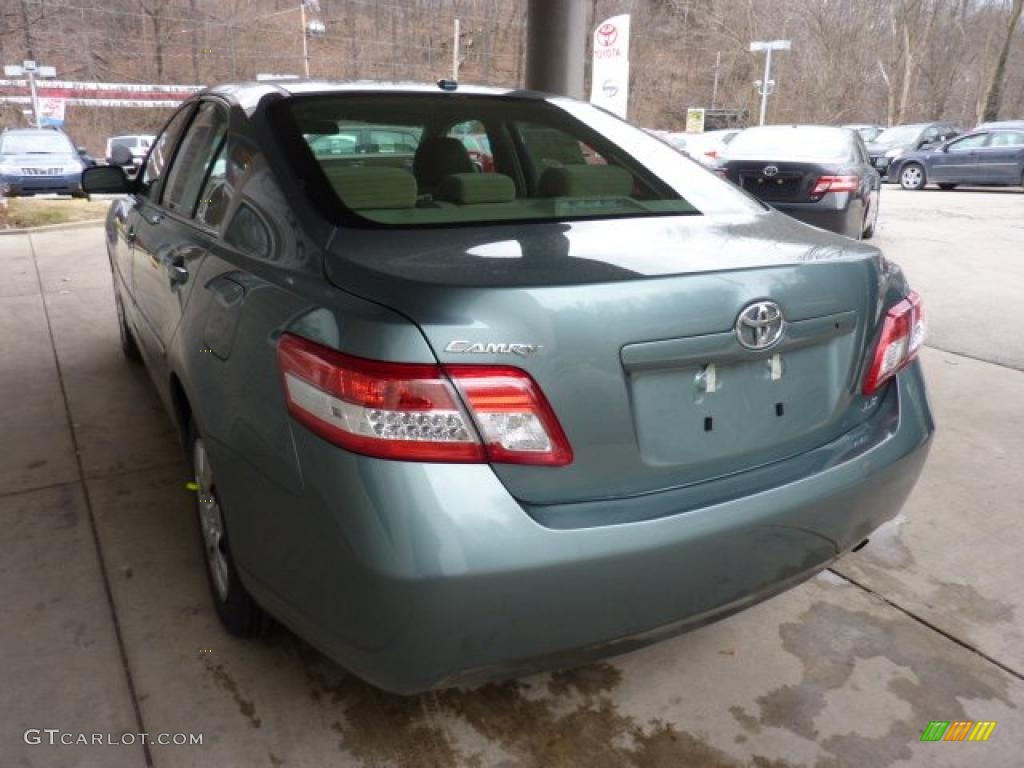 2011 Camry LE - Aloe Green Metallic / Bisque photo #4