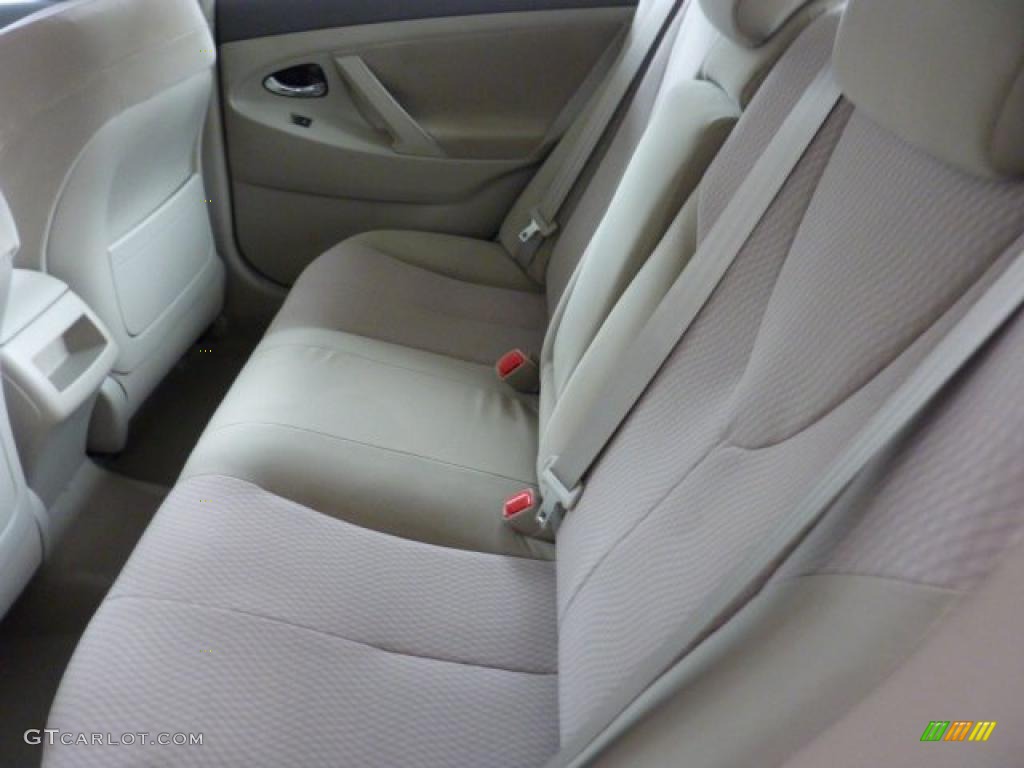 2011 Camry LE - Aloe Green Metallic / Bisque photo #9