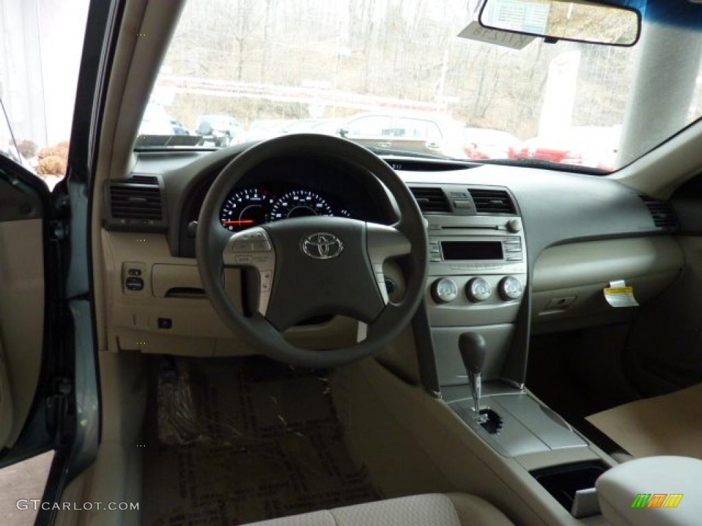 2011 Camry LE - Aloe Green Metallic / Bisque photo #10