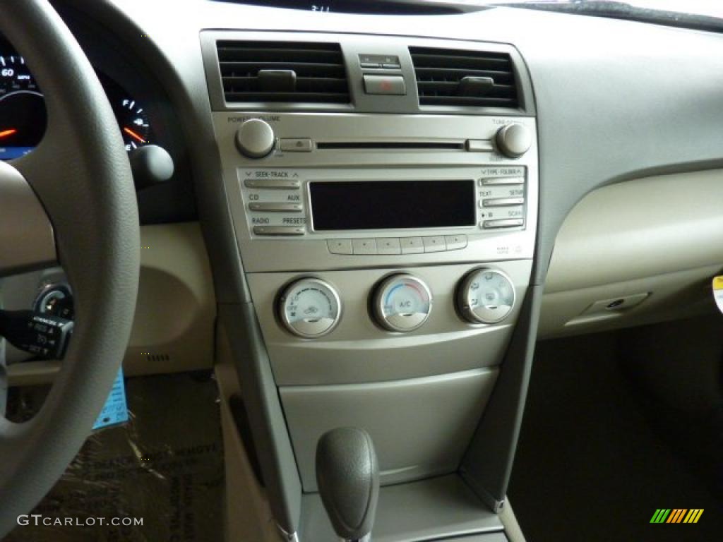 2011 Camry LE - Aloe Green Metallic / Bisque photo #13