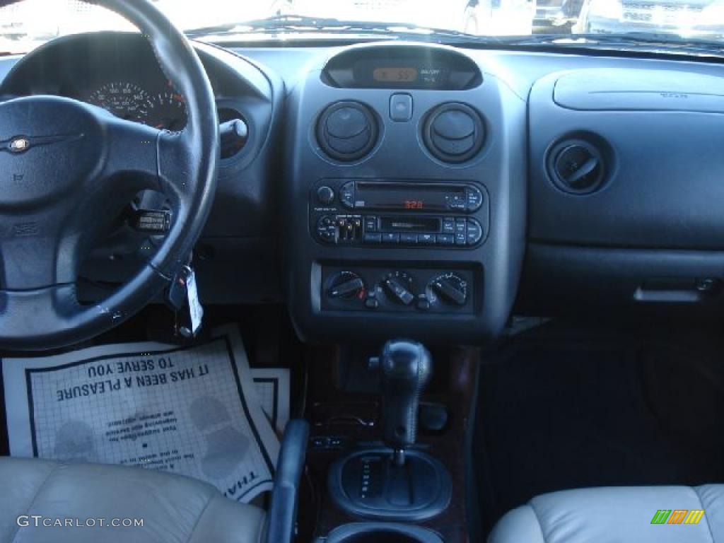 2001 Sebring LXi Coupe - Champagne Pearlcoat / Sandstone photo #26