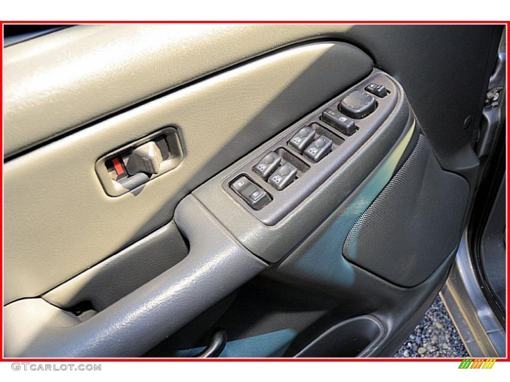 2006 Silverado 1500 Z71 Crew Cab 4x4 - Graystone Metallic / Medium Gray photo #15