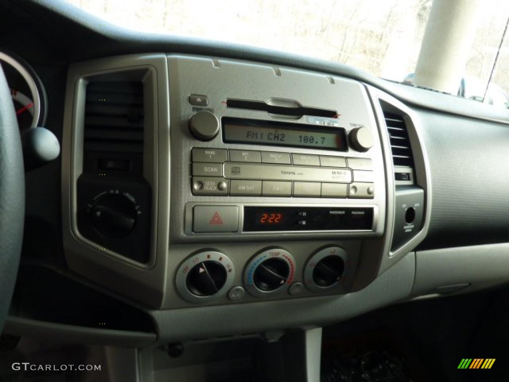 2011 Toyota Tacoma V6 SR5 Access Cab 4x4 Controls Photo #45442098