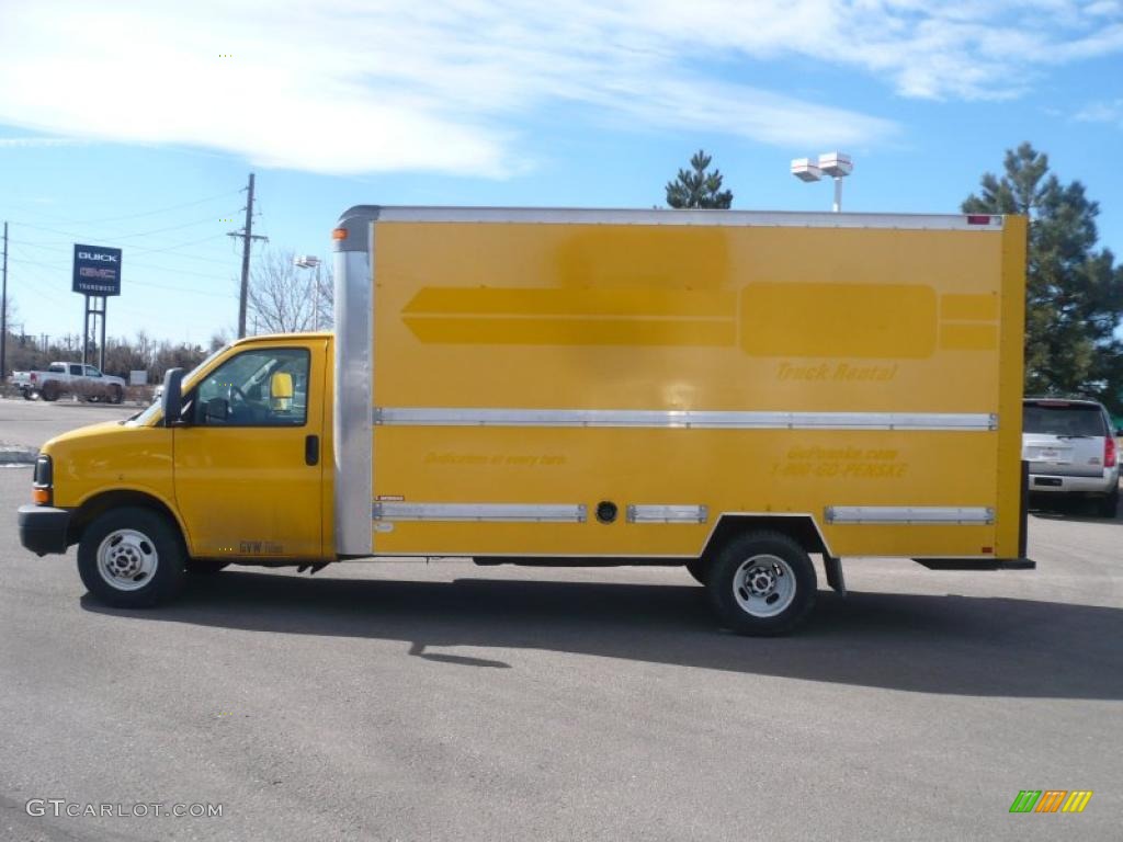 Yellow 2007 GMC Savana Cutaway 3500 Commercial Cargo Van Exterior Photo #45443267