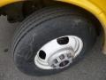 2007 GMC Savana Cutaway 3500 Commercial Cargo Van Wheel and Tire Photo