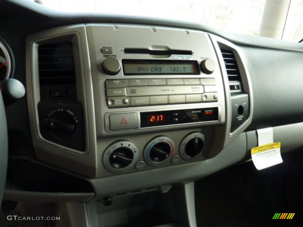 2011 Toyota Tacoma V6 TRD Sport Access Cab 4x4 Controls Photo #45443663