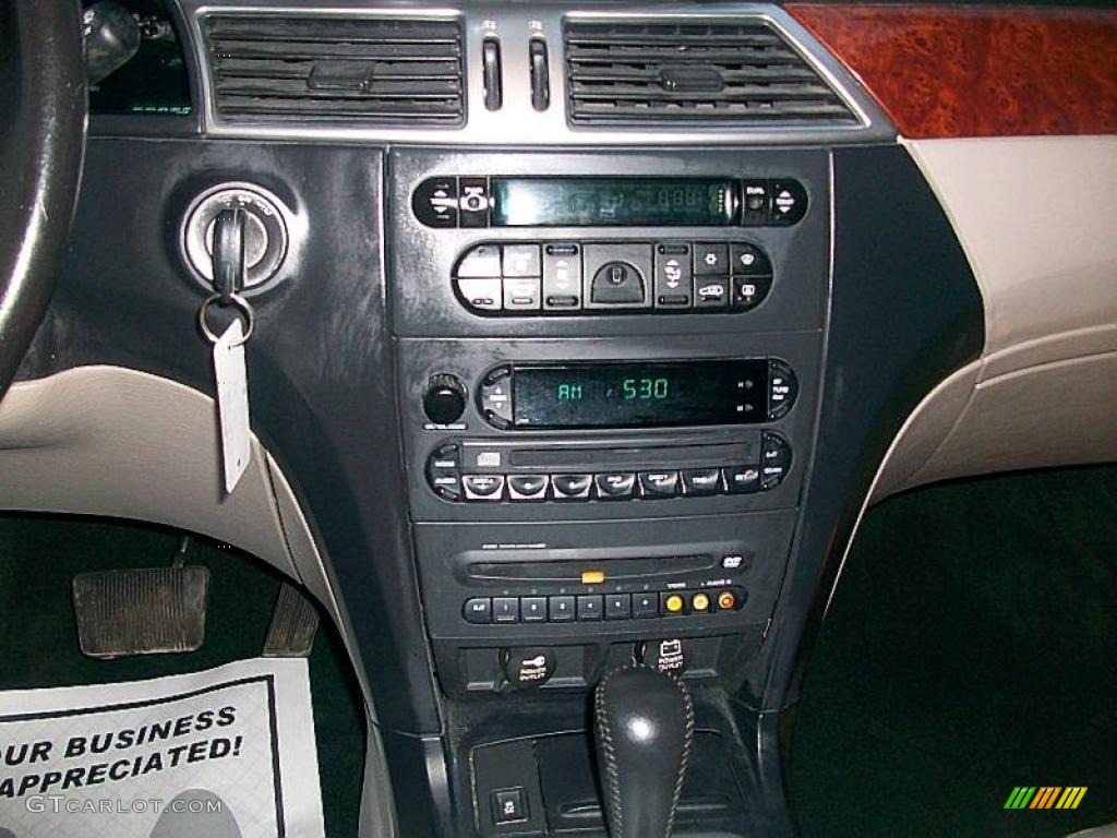 2004 Chrysler Pacifica AWD Controls Photo #45447491