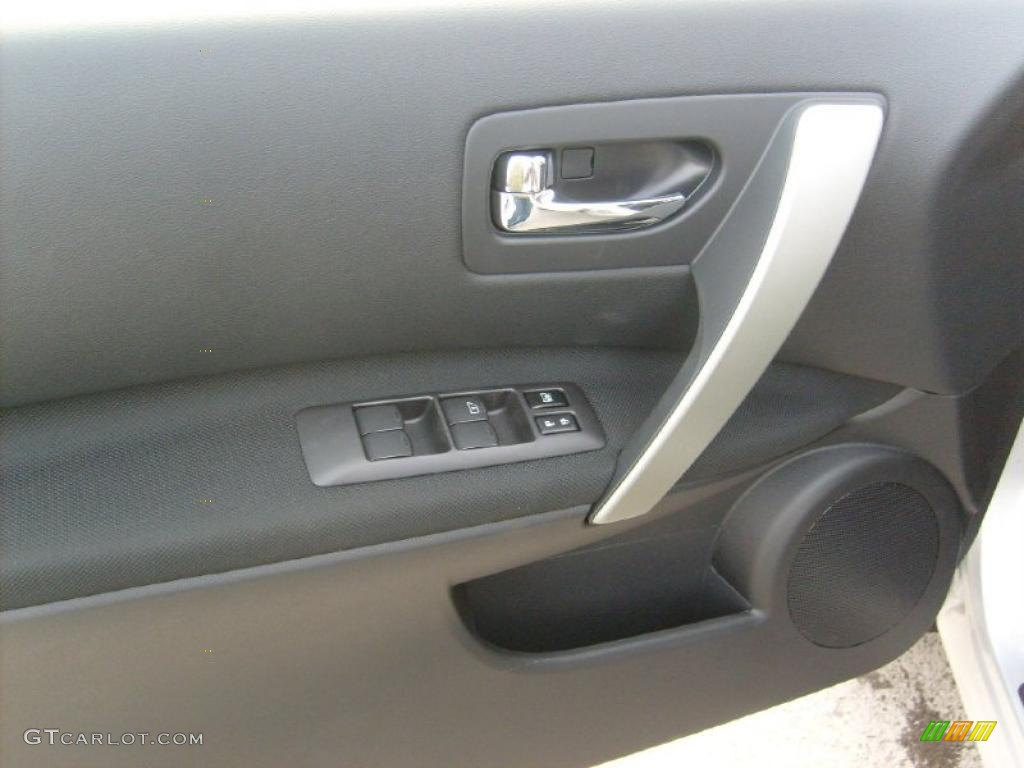 2011 Rogue S AWD - Silver Ice Metallic / Black photo #14