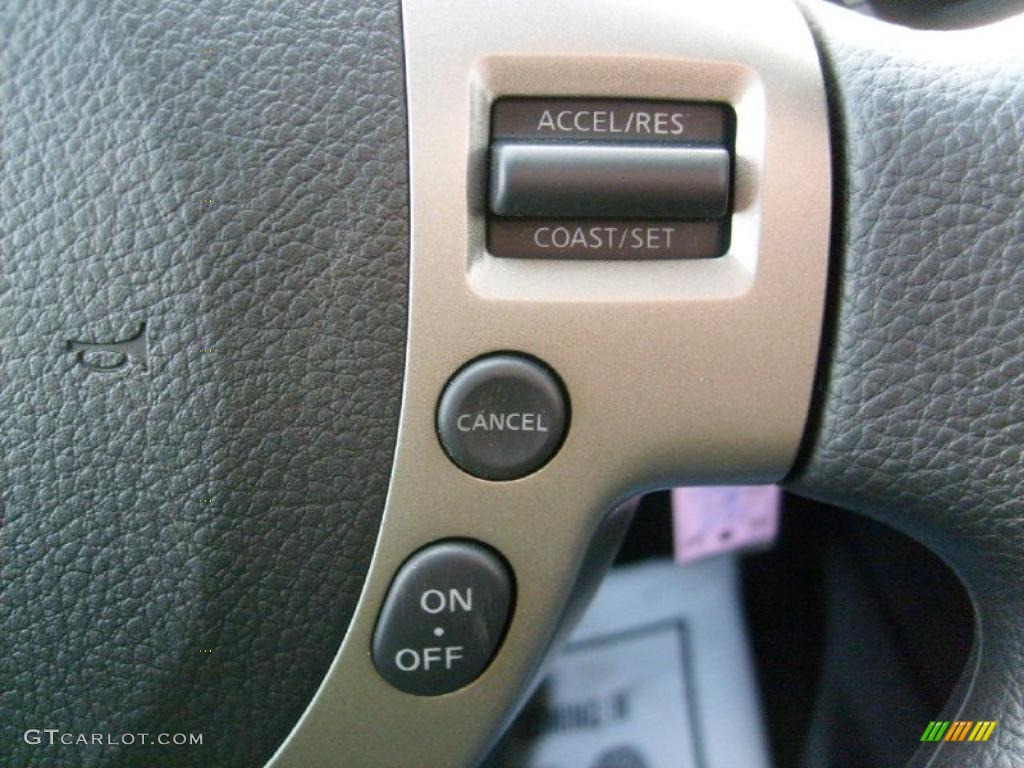 2011 Rogue S AWD - Silver Ice Metallic / Black photo #18