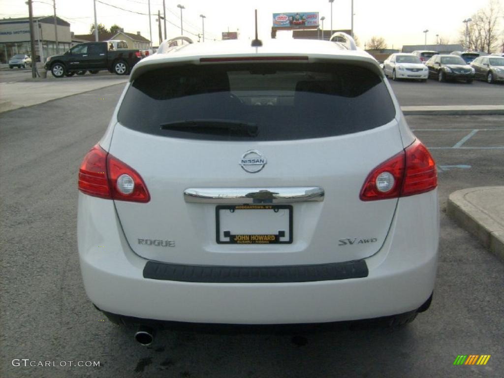 2011 Rogue SV AWD - Pearl White / Black photo #8
