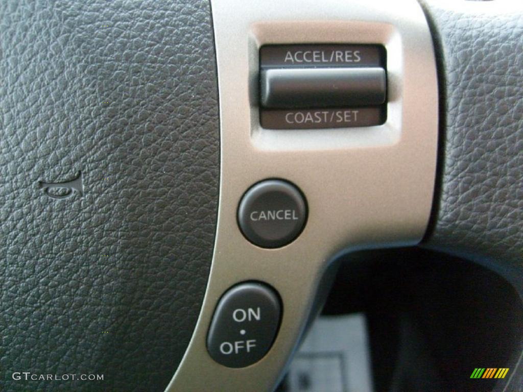 2011 Nissan Rogue SV AWD Controls Photo #45452000