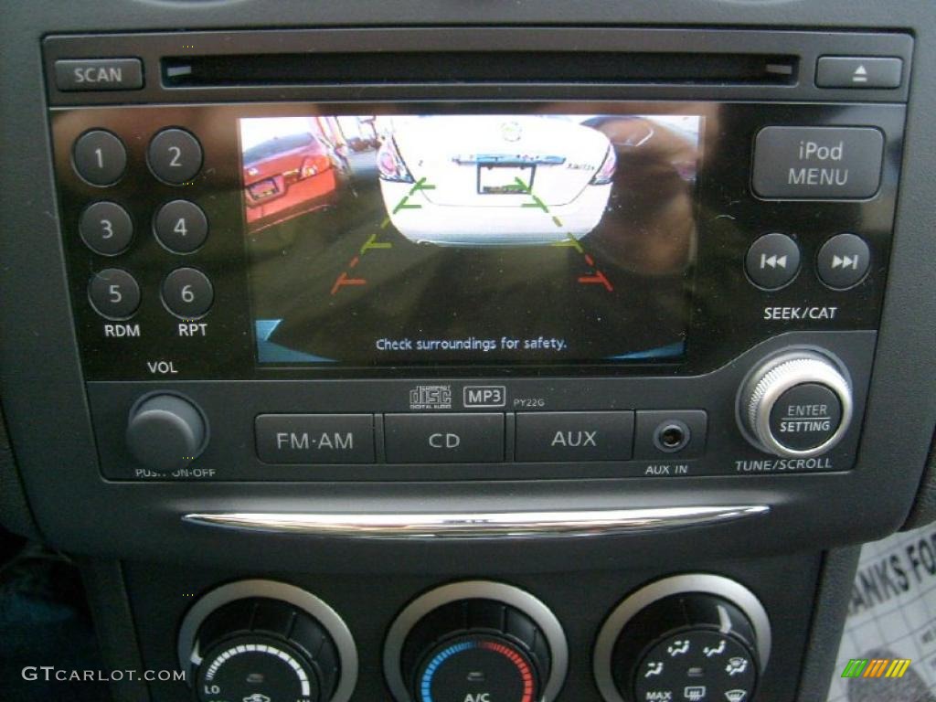 2011 Nissan Rogue SV AWD Controls Photo #45452008