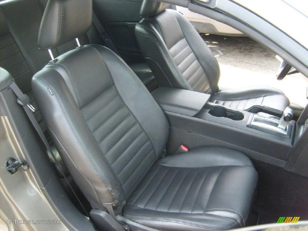 2005 Mustang GT Premium Convertible - Mineral Grey Metallic / Dark Charcoal photo #18