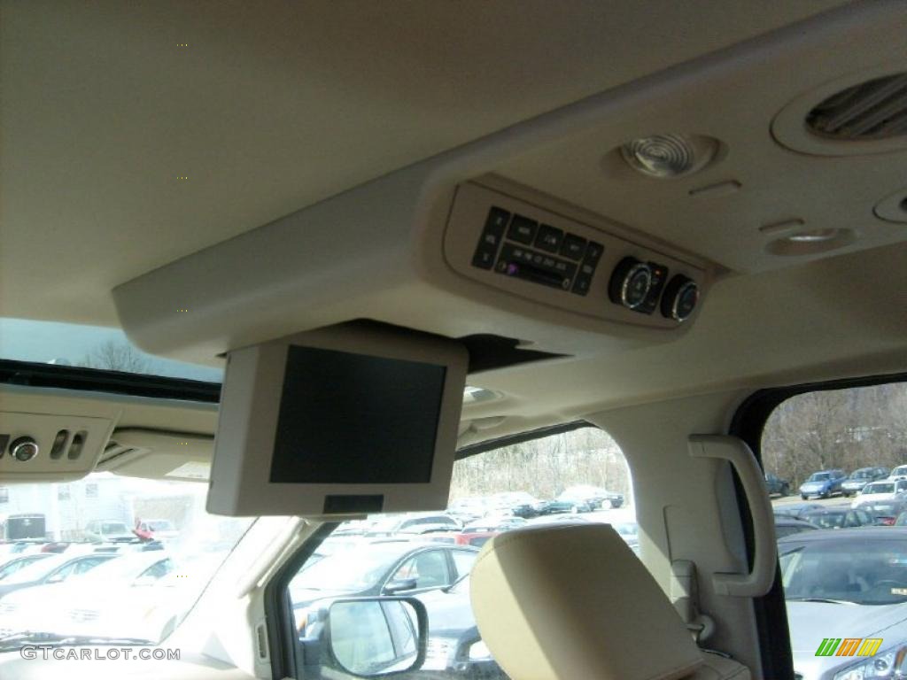 2011 Nissan Armada Platinum 4WD Controls Photo #45456088