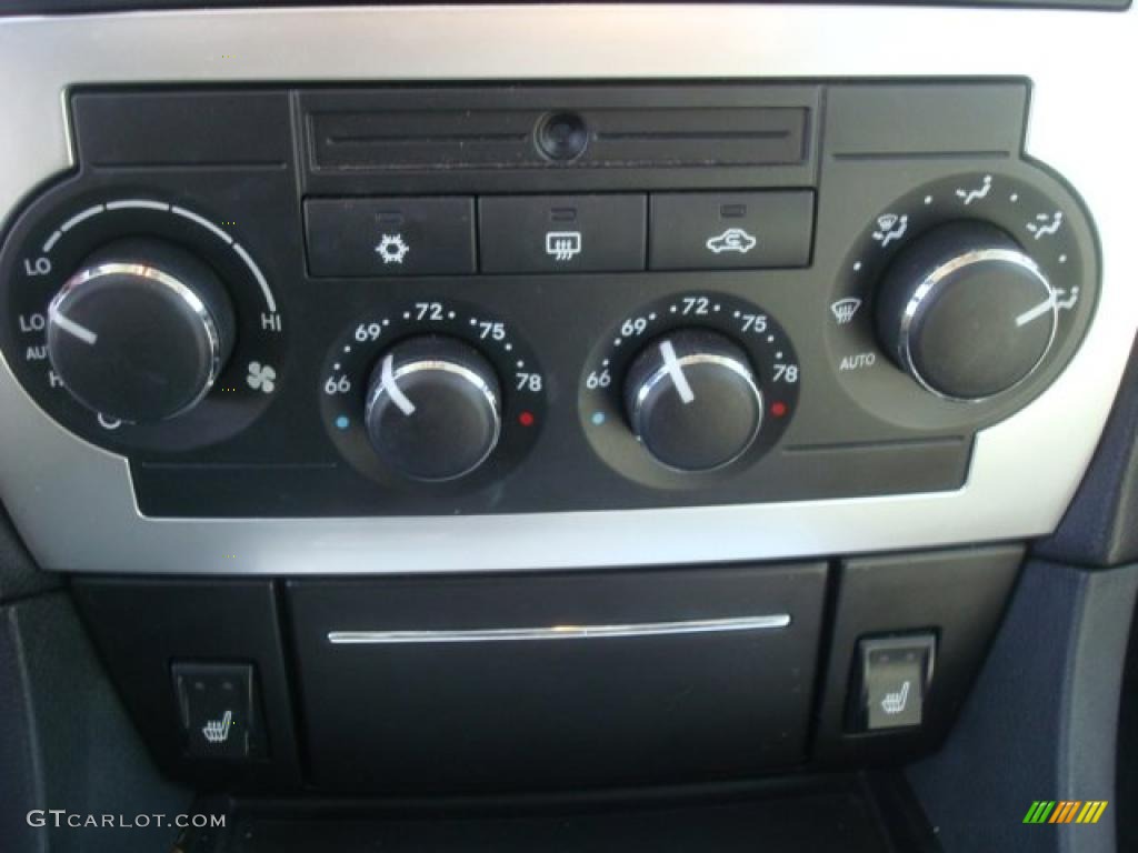 2006 Dodge Charger R/T Controls Photo #45463614