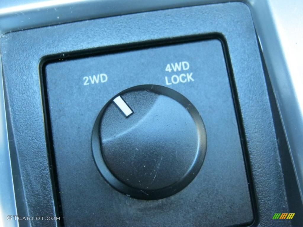 2010 Dodge Nitro SXT 4x4 Controls Photo #45465066