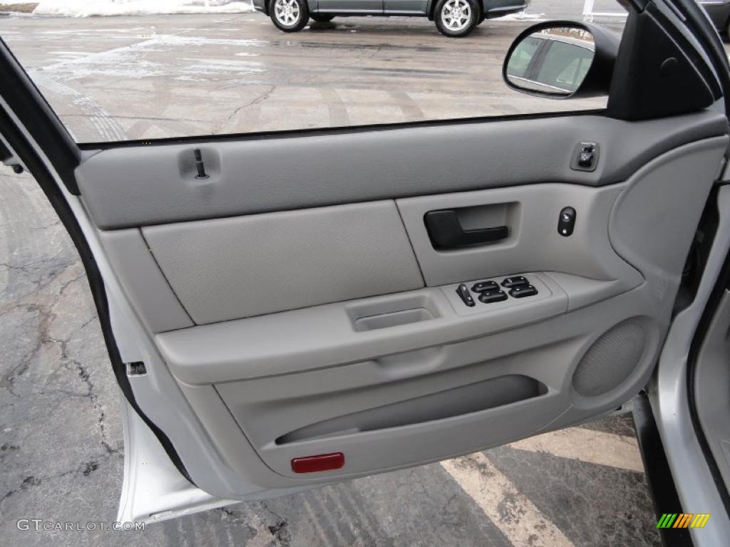 2005 Ford Taurus SE Wagon Medium/Dark Flint Door Panel Photo #45467926