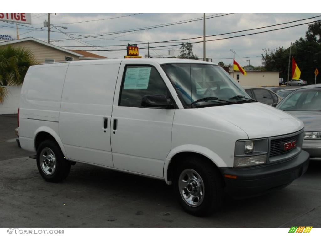 2003 Safari Cargo Van - Summit White / Navy Blue photo #3