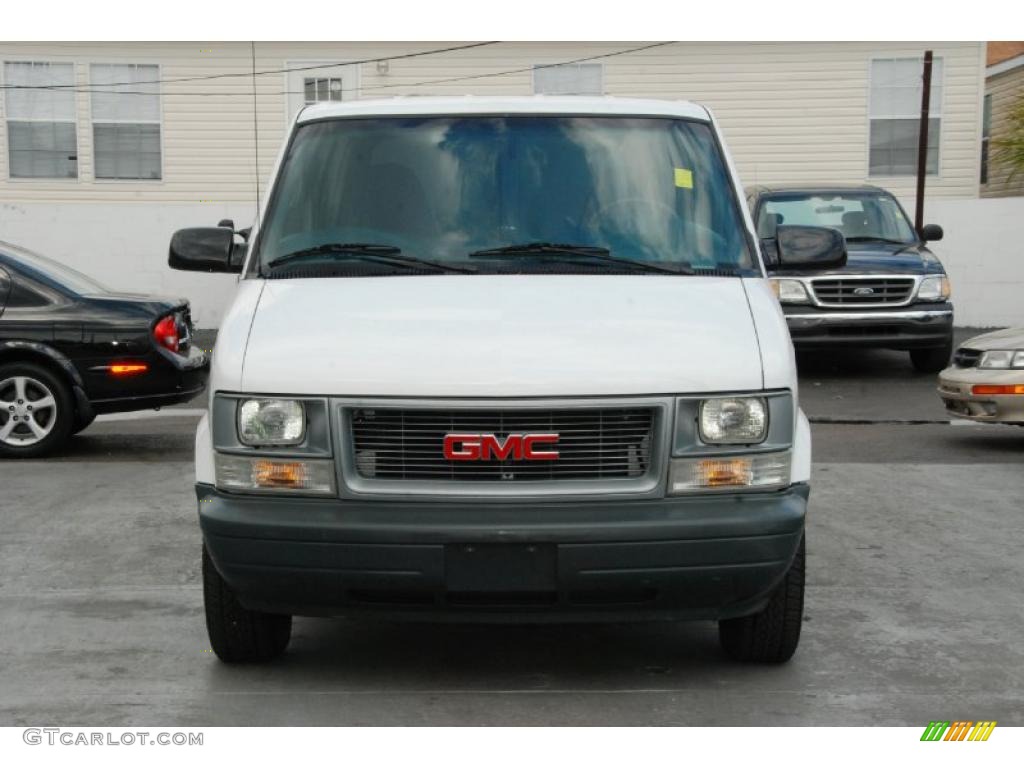 2003 Safari Cargo Van - Summit White / Navy Blue photo #10