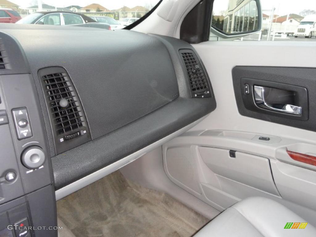 2005 SRX V6 - Sand Storm / Light Gray photo #20