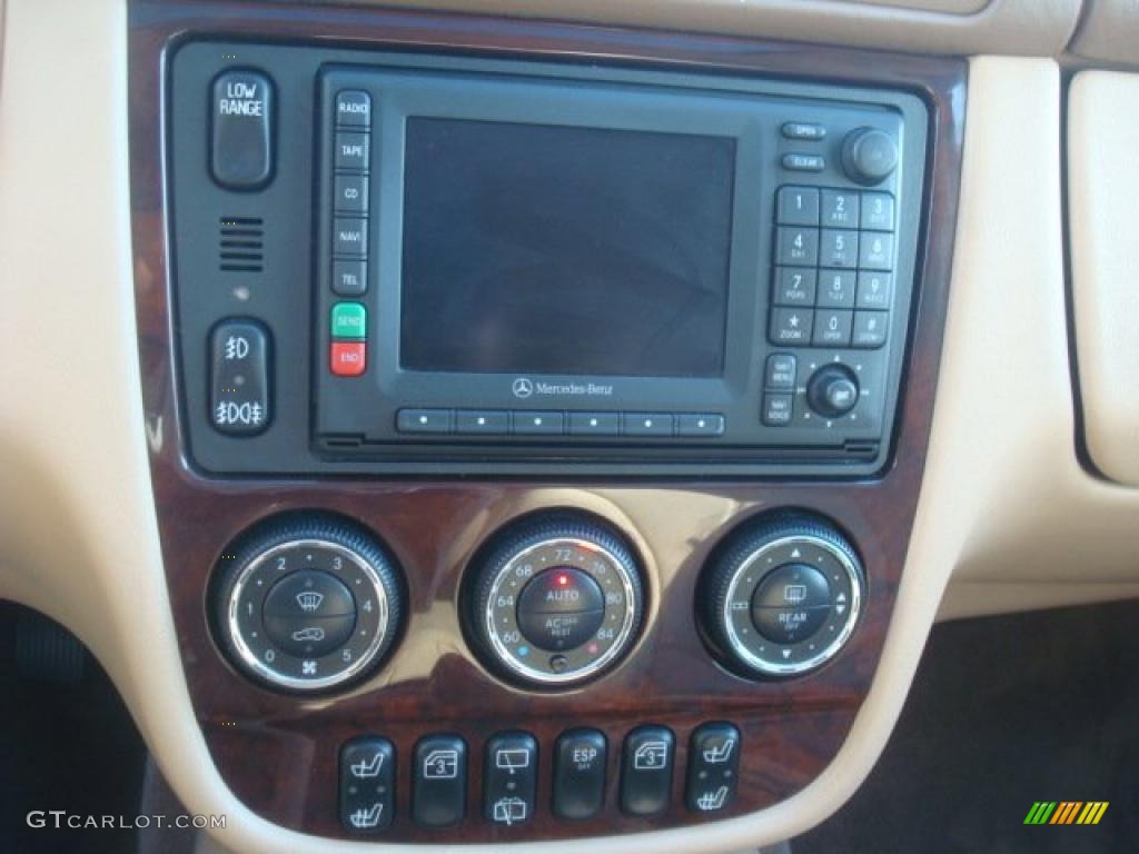 2002 Mercedes-Benz ML 500 4Matic Controls Photo #45469784