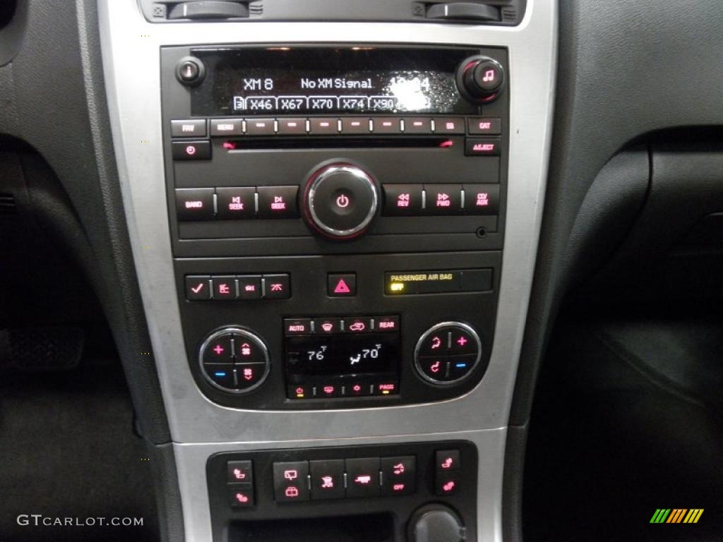 2011 GMC Acadia SLT AWD Controls Photo #45471832