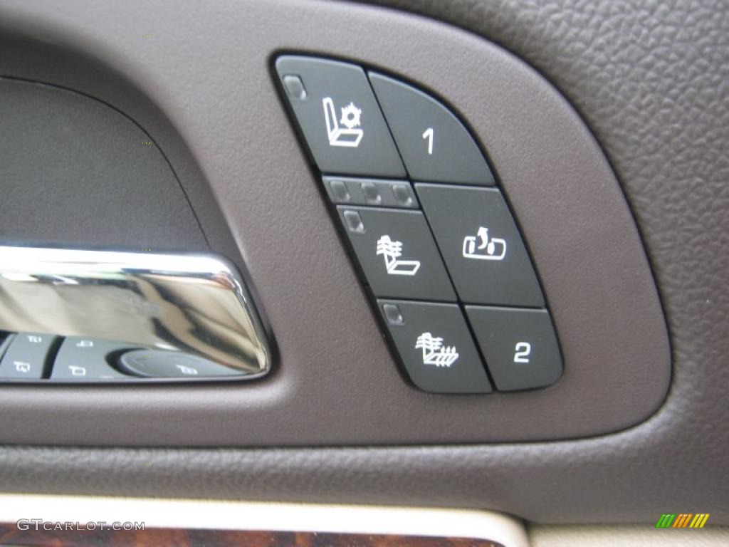 2011 GMC Yukon XL Denali Controls Photo #45471992