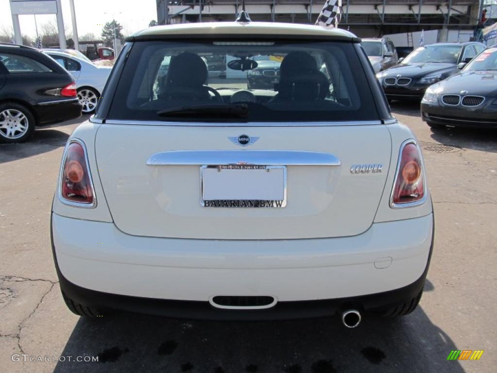 2009 Cooper Hardtop - Pepper White / Black/Grey photo #4