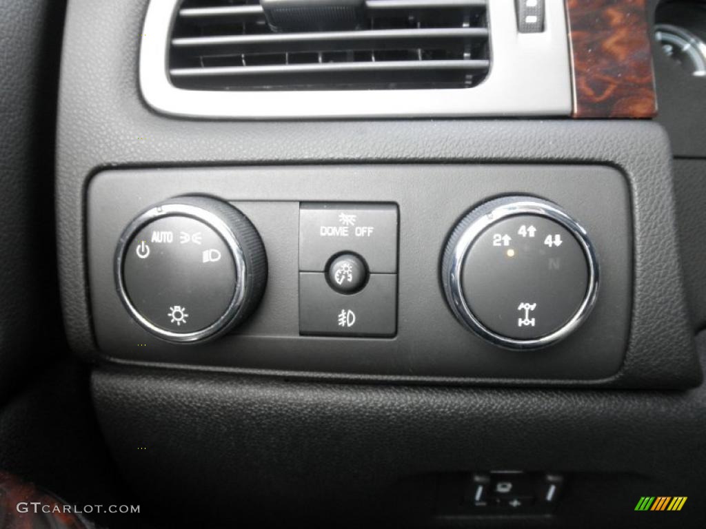 2011 GMC Sierra 3500HD Denali Crew Cab 4x4 Dually Controls Photo #45476758