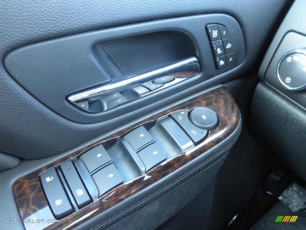 2011 GMC Sierra 3500HD Denali Crew Cab 4x4 Dually Controls Photo #45476766